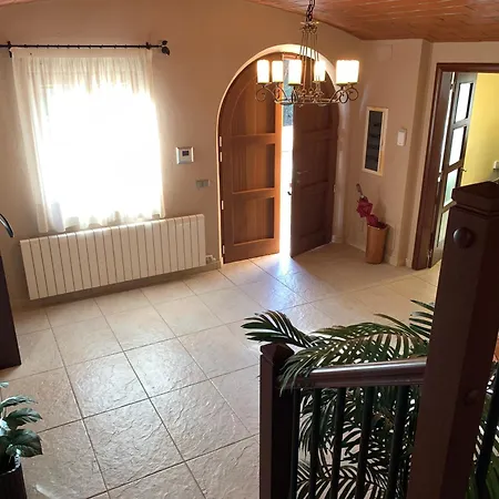 Holiday home Magnifica Familiar Con Piscina A 8km Playa Tordera